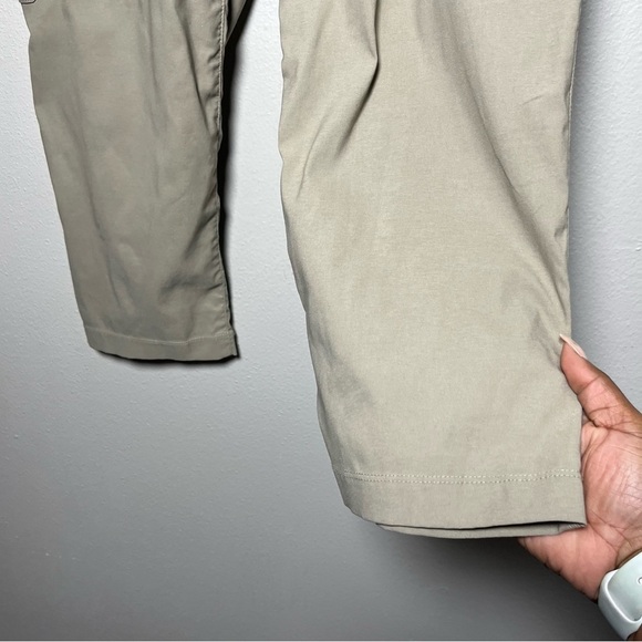 Duluth Trading Women's Dry on the Fly Capris Pants‎ 6 Tan Hiking Outdoor Nylon - Picture 2 of 12